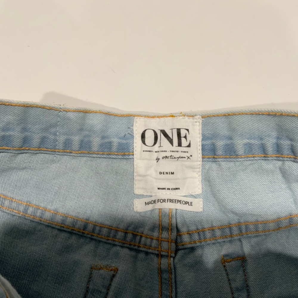 ONE Teaspoon Sz 28 Outlaws Low Waist Curved Raw Hem Jean Shorts - Picture 2 of 8